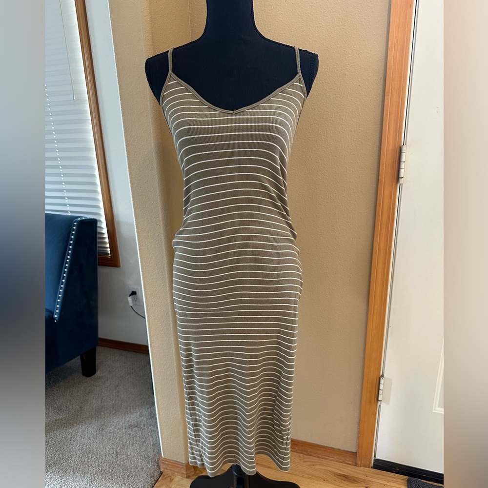 Forever 21 striped dress size small